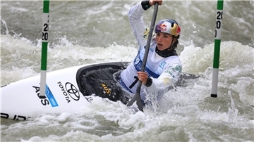 Der australische Kanuslalom-Star Jessica Fox muss gesundheitsbedingt die nächsten Weltcups absagen. (Archivbild)