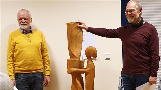 Der Autor Eberhard Pfleiderer (links) und der Bildhauer Reiner Madena gestalteten gemeinsam eine Lesung.