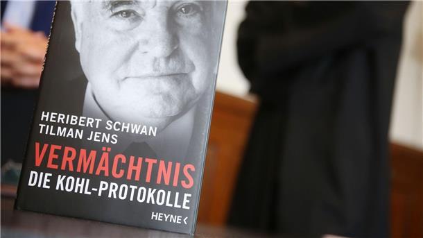 Der Autor Heribert Schwan hatte auf eigene Faust ein Buch mit nicht autorisierten Zitaten Kohls veröffentlicht.