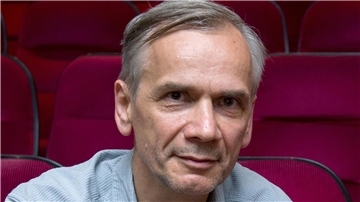 Der Autor Lutz Seiler wird ausgezeichnet.