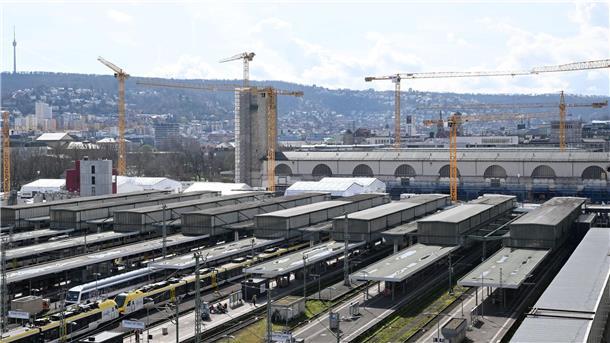 Stuttgart 21: Bestehender Bahnhof bleibt auch 2026 Der Bahnhof des Bahnprojekts Stuttgart 21, bei der der Stuttgarter Hauptbahnhof unter die Erde verlegt werden soll.