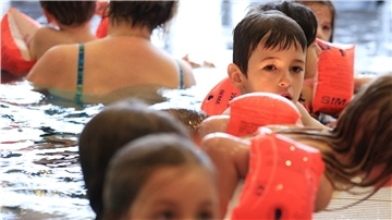Der Bedarf an Schwimmkursen ist riesig - auch in Butjadingen. Dank einer Privatinitiative gibt es jetzt zusätzliche Angebote im Aqua Mundo in Tossens.
