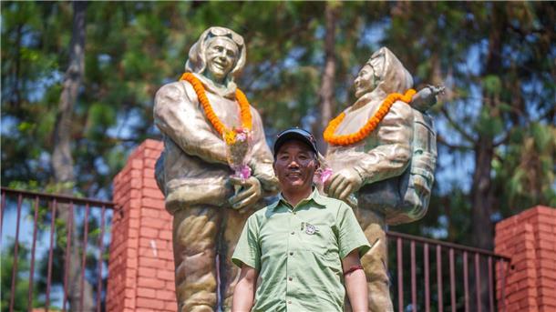 70 Jahre Everest-Besteigung: Nepal ehrt die Sherpas Der bekannte nepalesische Bergführer Kami Rita vom Volk der Sherpa wurde geehrt.