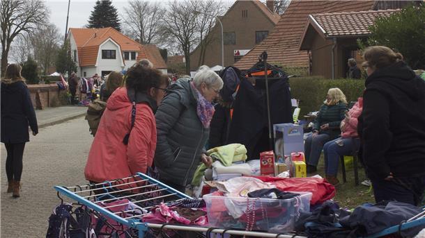 Der allseits beliebte Flohmarkt in der Konterschaft zog auch in diesem Jahr viele Besucher an.