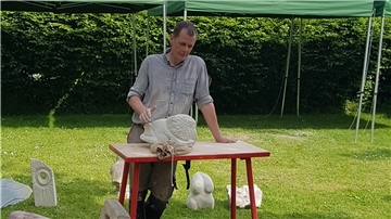  Steinbildhauerei-Workshop mit Bildhauer Ivo Gohsmann