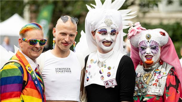 Hunderttausende feiern friedlichen CSD in Berlin Der Berliner CSD ist eine der größten LGBTIQ-Veranstaltungen in Europa.
