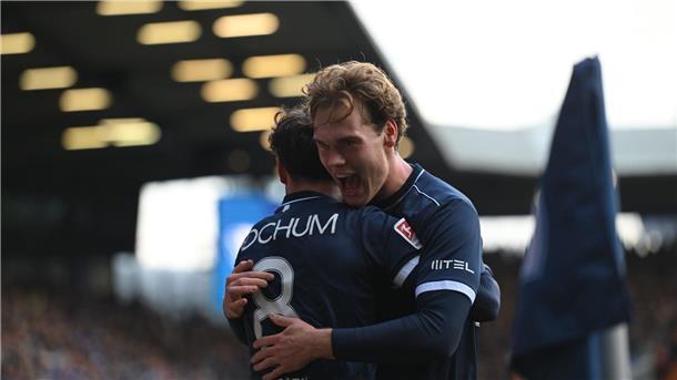 Vorn herrscht Spannung: Paderborn löst Schalke ab Der Bochumer Sieg hat Folgen in der Tabelle.