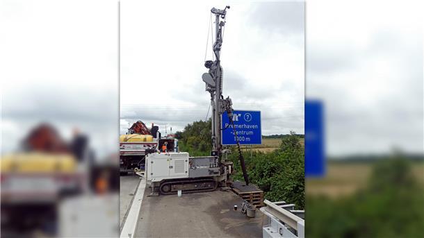 Der Boden wird bis in eine Tiefe von 30 Metern auf seine Tragfähigkeit hin untersucht. Das dafür notwendige Bohrgerät benötigt Platz, sodass Standstreifen und Hauptfahrstreifen zur Sicherheit gesperrt werden müssen.