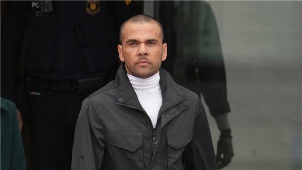 Nach Prozess: Dani Alves muss Verein in Mexiko entschädigen Der Brasilianer wurde vom Vorwurf der sexuellen Aggression gegen eine junge Frau von einem Berufungsgericht in Barcelona freigesprochen, muss aber dennoch zahlen. (Archivbild)