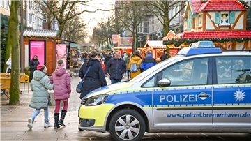 Der Bremerhavener Weihnachtsmarkt wurde nach einer Drohung besonders sicher gemacht. Hier an der Kreuzung Kirchenstraße.