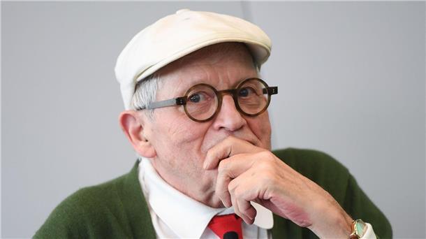 Kunst von David Hockney jetzt multimedial erlebbar Der britische Künstler David Hockney hat rund drei Jahre an der multimedialen Schau gearbeitet.