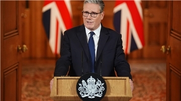 Der britische Premier Keir Starmer hat sich nach dem tödlichen Angriff auf eine Synagoge in Manchester besorgt gezeigt über wachsenden Antisemitismus in seinem Land. 