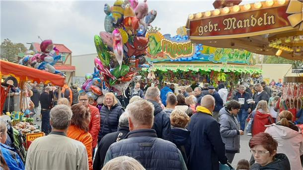 Der Bummelspaß in Rodenkirchen zieht viele Besucher an.