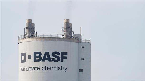 BASF streicht 2600 Stellen und schließt Chemieanlagen Der Chemiekonzerns BASF hat Stellenstreichungen angekündigt.