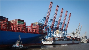 Der chinesische Staatskonzern Cosco kann nach monatelangem Streit nun doch 24,9 Prozent an einem Hamburger Container-Terminal übernehmen.