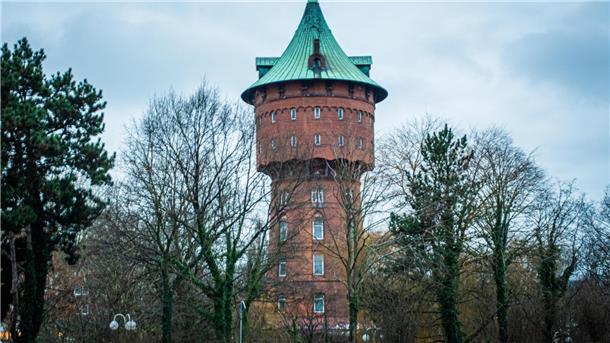 Der Wasserturm in Cuxhaven. Seit Anfang 2024 gibt es hier ein Café und Ferienwohnungen an der Nordsee.