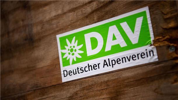 Der Deutsche Alpenverein (DAV) hat erstmals eine umfassende CO2-Bilanz all seiner Aktivitäten vorgelegt.