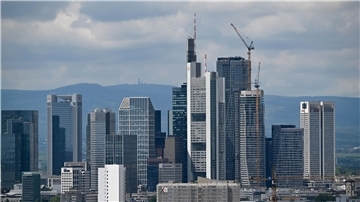 Der Deutsche Bankangestelltenverband (DBV) will eine Erhöhung um 16 Prozent oder mindestens 600 Euro brutto monatlich durchsetzen.