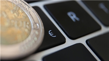 Der digitale Euro soll gesetzliches Zahlungsmittel werden, Schein und Münze aber nicht ersetzen (Symbolbild).