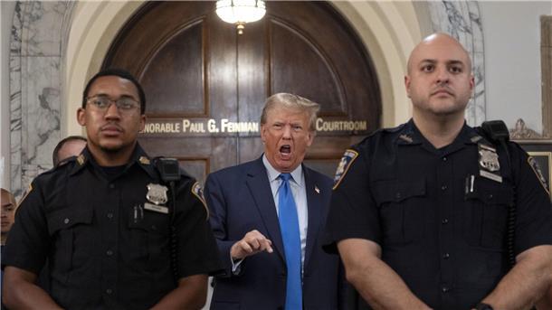 Das Imperium wackelt: Ex-US-Präsident Trump droht der Ruin Der ehemalige US-Präsident Donald Trump hat sich persönlich einem Betrugsprozess in New York gestellt, der sein Geschäftsimperium in der Metropole zerstören könnte.