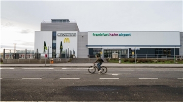 Der eher abgelegene Flughafen Hahn hat eine wechselvolle Geschichte.