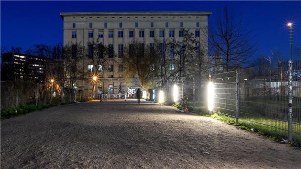Techno und Bergsteigen jetzt Kulturerbe Der Eingangsbereich zum Club Berghain: Hier wird Kultur gelebt.
