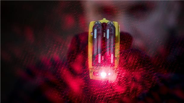 Der Elektroschocker, auch Taser genannt, wurde bei der Polizei in Bremerhaven erfolgreich getestet. Aber die Regierungsfraktionen sind zerstritten. Eine landesweite Einführung wird es nicht geben.
