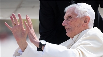 Der emeritierte Papst Benedikt XVI. war von 1977 bis 1982 Erzbischof von München und Freising (Archivbild).