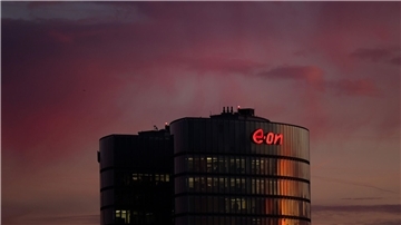 Der Energiekonzern Eon hat in den ersten drei Quartalen unterm Strich schon 2,2 Milliarden Euro verdient. (Archivbild)