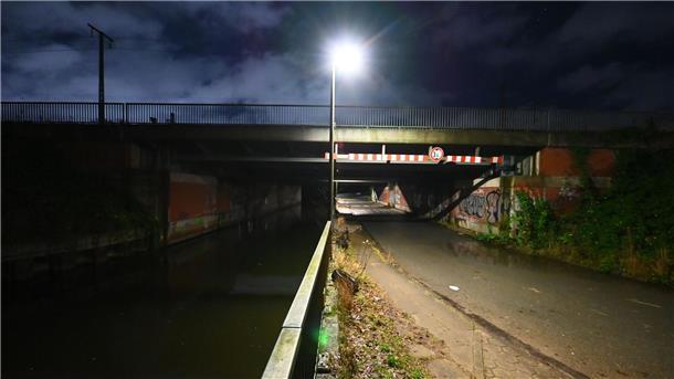 Leichenteile in Hamburger Kanal - Polizei sucht Zeugen Der Ernst-August-Kanal in Hamburg.