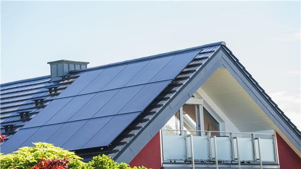 Der erste Vortrag beschäftigt sich mit dem Thema „Solarstrom vom eigenen Dach.