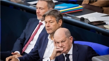 Der Etat werde nicht in der kommenden Sitzungswoche im Bundestag zur Abstimmung gestellt, teilten Vertreter der Ampel mit.