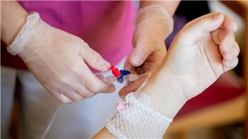 Der Fachkräftemangel ist allgegenwärtig. 2023 entfiel der größte Anteil der gemeldeten Stellen im Arbeitsagenturbereich Stade auf den Gesundheits- und Sozialbereich.