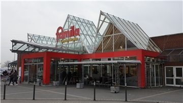 Der Famila-Markt in Brake war am Donnerstag Ziel einer Attacke mit einer gefährlichen chemischen Flüssigkeit.