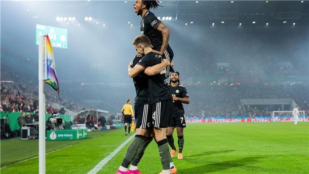 Gefräßig und gierig: Rekord-Bayern eilen von Sieg zu Sieg Der FC Bayern hat bislang jedes Pflichtspiel in dieser Saison gewonnen