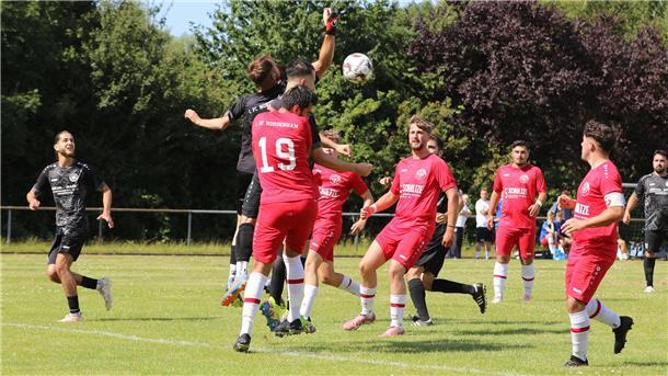 TuS Einswarden gegen 1. FC Nordenham im Fußball-Kreispokal
