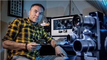 Der Filmemacher Einar Magnús Magnússon will die Geschichte der 1903 vor Island gestrandeten Seeleute der „Friedrich Albert“ in einer achtteiligen TV-Serie verfilmen.