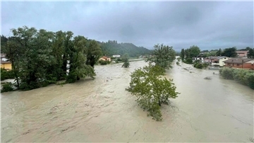 Der Fluss Savio ist nach starken Regenfällen über die Ufer getreten.