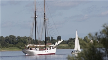 Der Frachtsegler „Avontuur“ steht für umweltfreundlichen und nachhaltigen Seetransport.