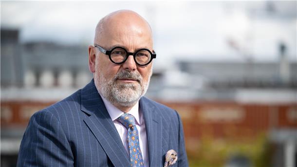 Weg von der Kippe? Zigarettenkonzerne bewerben Alternativen Der frühere SPD-Ministerpräsident von Schleswig-Holstein und heutige Cheflobbyist von Philip Morris Deutschland, Torsten Albig, setzt sich für Alternativen zu Zigaretten ein.