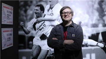 Der gebürtige Cuxhavener Christoph Nagel leitet als Kurator und Vorstandsmitglied das FC St. Pauli-Museum am Millerntor.