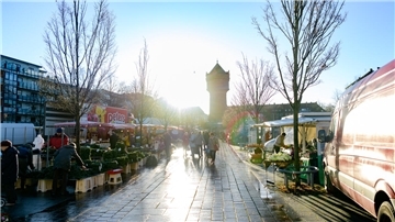 Der Geestemünder Wochenmarkt: Mit einer Vielzahl von Ständen und Angeboten ist er das Flaggschiff unter den Wochenmärkten in Bremerhaven. 