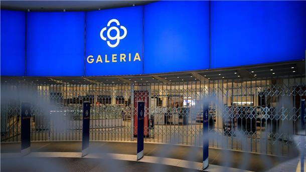 Habeck bedauert Schließung von Galeria-Warenhäusern  Der geschlossene Eingang der Galeria Kaufhof in der Innenstadt von Leipzig. Die Filiale am Neumarkt schließt Ende Juni 2023.