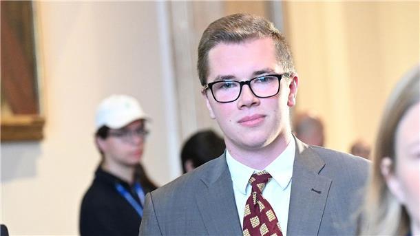 Keine U-Haft für AfD-Politiker Halemba Der gestern festgenommene AfD-Politiker Daniel Halemba erscheint heute im Bayerischen Landtag.