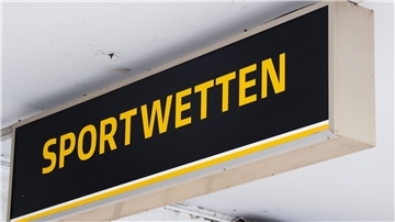 Der Hamburger Oberligist Altona 93 hat einen Datenscout mit einem Hausverbot belegt.