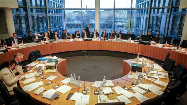 Der Haushaltsausschuss des Bundestags hat den Etat für 2024 beschlossen.