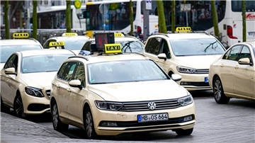 Der helle Farbton ist typisch für Taxis.