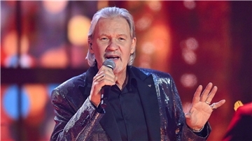 Der irische Sänger Johnny Logan wird heute 70 Jahre alt.