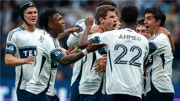 Hype in Vancouver auch ohne Happy End bei Müller-Debüt Der Jubel war umsonst: Der Treffer von Thomas Müller zum 2:0 wurde nicht anerkannt.