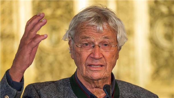 Gerhard Polt und „A scheene Leich“ in München Der Kabarettist Gerhard Polt ist auf die Theaterbühne zurückgekehrt.